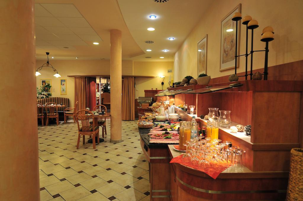 Akzent Hotel Stadt Schluechtern ***S Екстер'єр фото