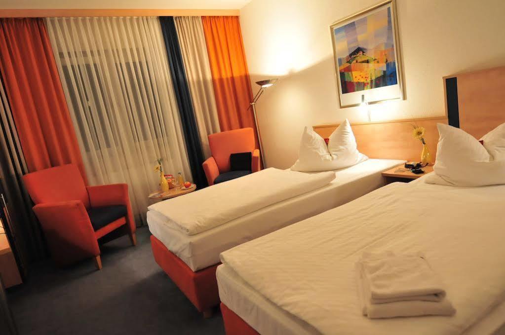 Akzent Hotel Stadt Schluechtern ***S Екстер'єр фото