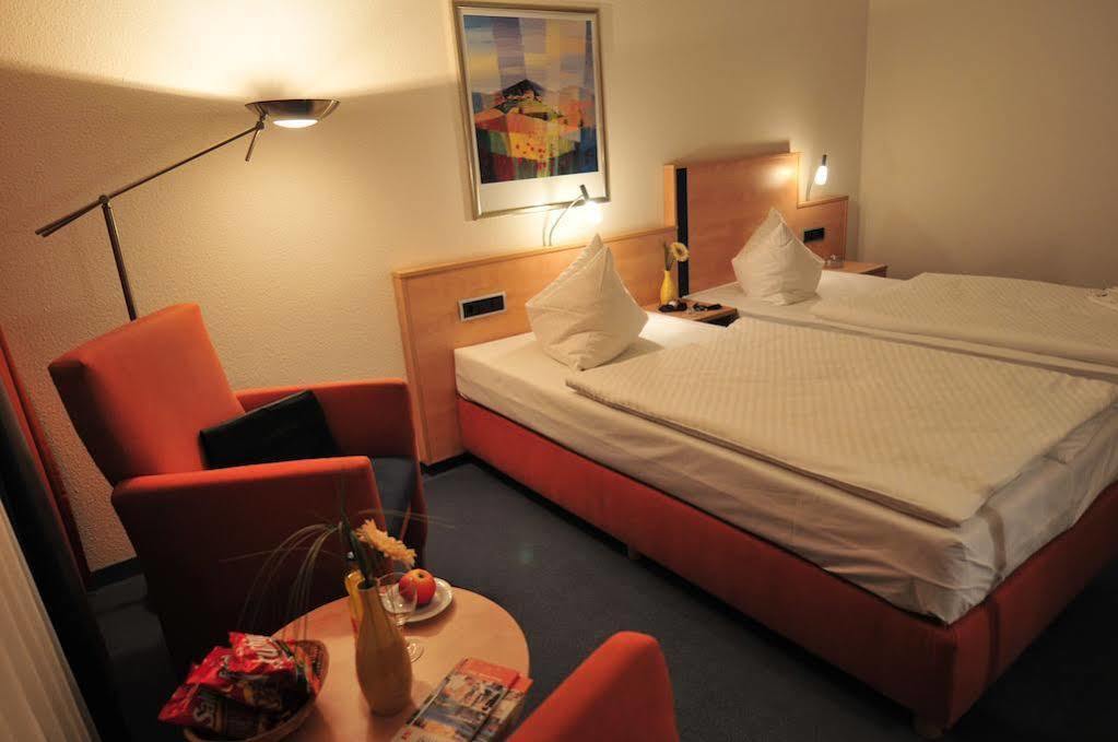 Akzent Hotel Stadt Schluechtern ***S Екстер'єр фото